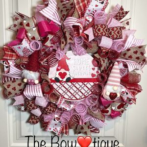 Handmade Valentine’s Home Sweet Gnome Ribbon Prelit Wreath 22 ins LED W18